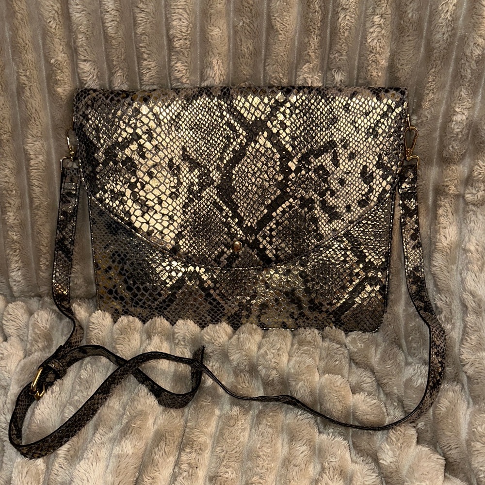 Jane Marie Snake Print Crossbody Bag